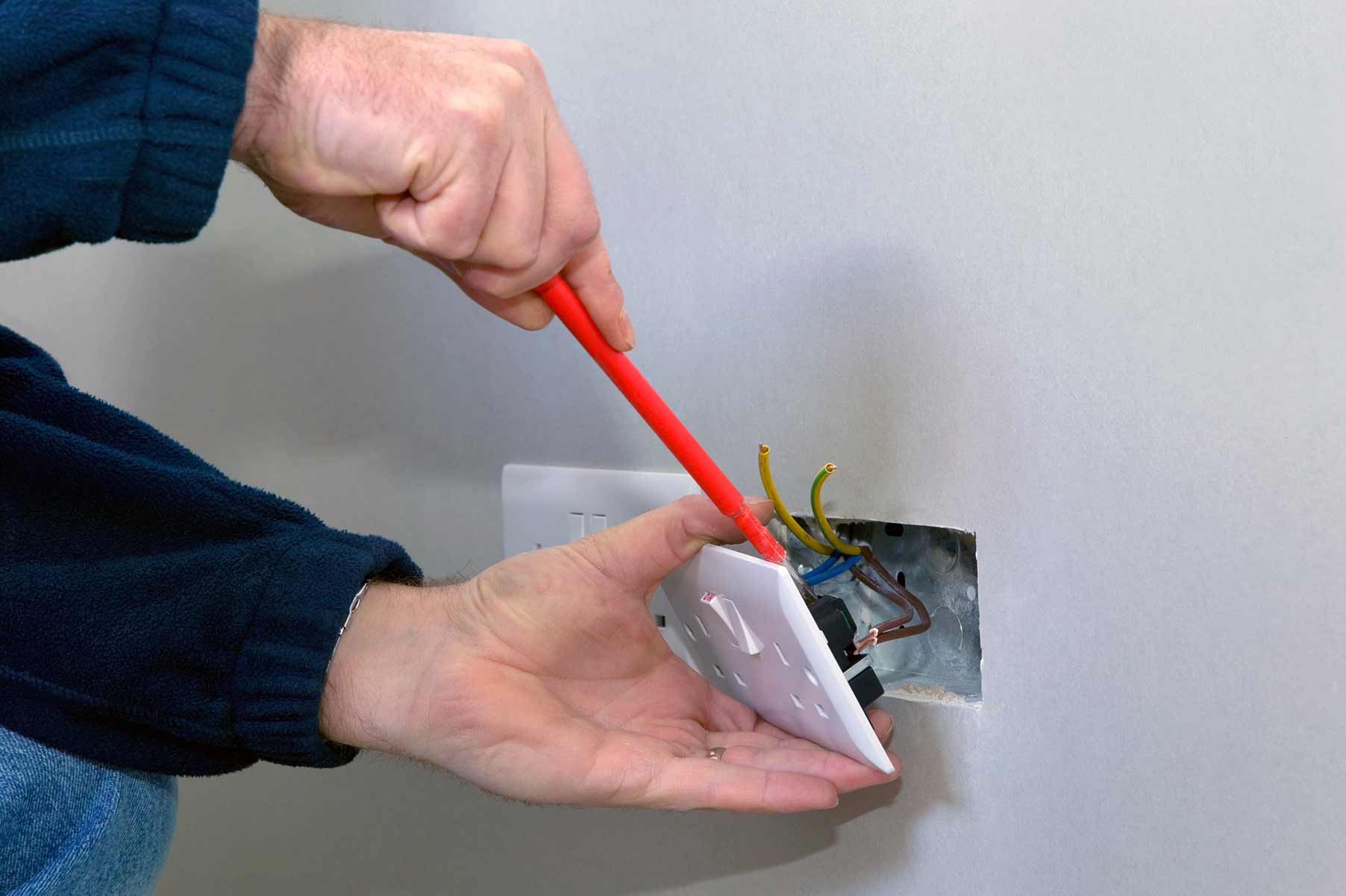 Our electricians can install plug sockets for domestic and commercial proeprties in Ware and the local area. 